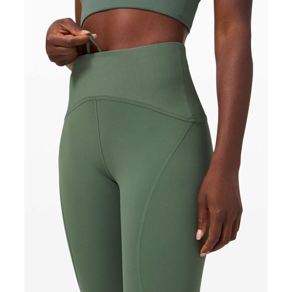 Lululemon Train Free High-Rise Crop Tight Legging in Algae Green - Size: 6 - Picture 8 of 13